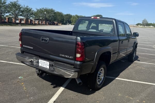2004 Chevrolet Silverado 2500HD LS Crew Cab - Image 6
