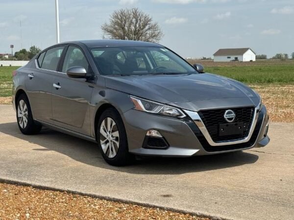 2020 Nissan Altima 2.5 S - Image 2