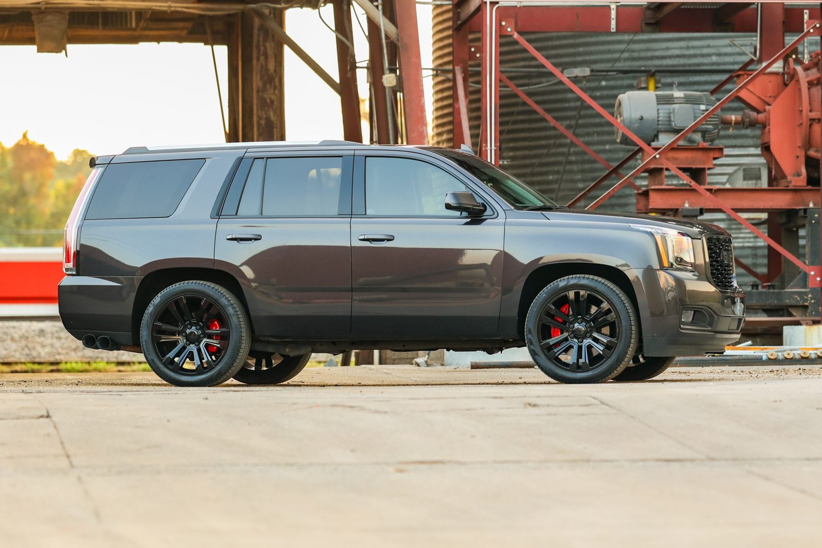 2018 GMC Yukon Denali - Image 4