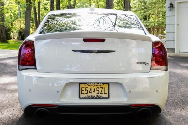 2023 Chrysler 300C - Image 8