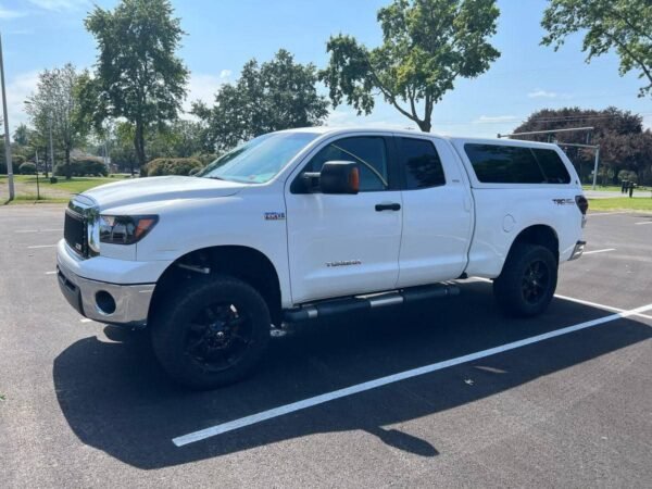 2009 Toyota Tundra Double Cab SR5 4x4 - Image 2
