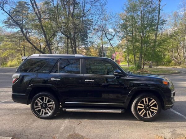 2017 Toyota 4Runner Limited 4x4 - Image 4