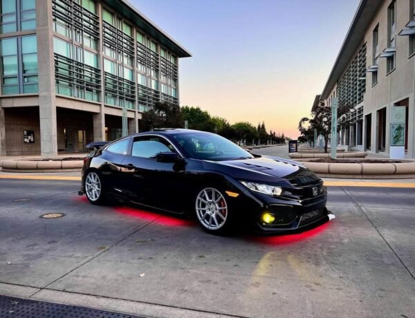 2019 Honda Civic Si Coupe - Image 2