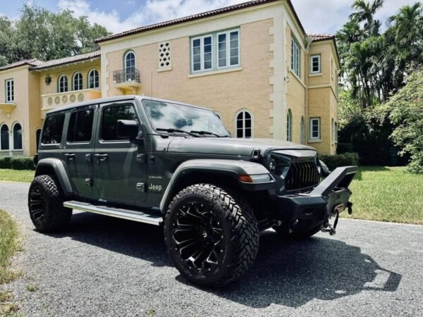 2019 Jeep Wrangler Unlimited Sahara 4x4 - Image 2