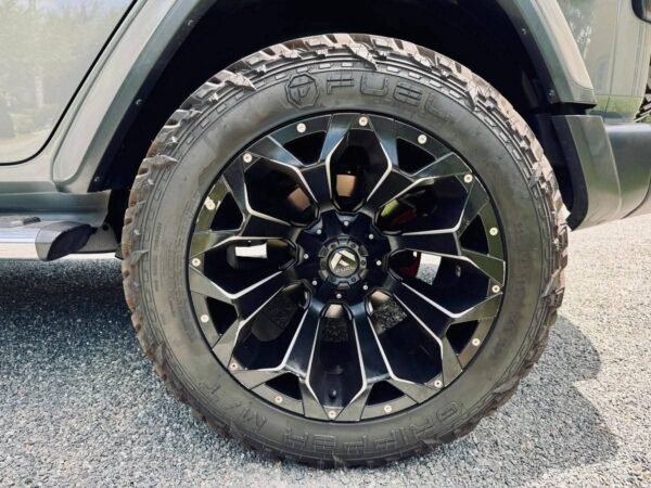 2019 Jeep Wrangler Unlimited Sahara 4x4 - Image 9