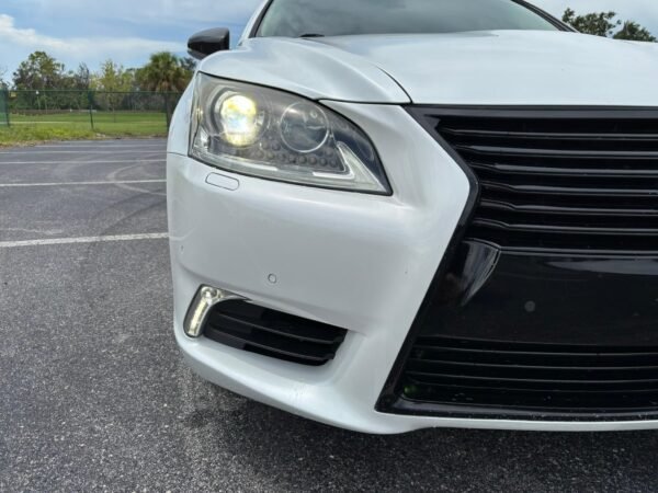 2013 Lexus LS 460 - Image 7