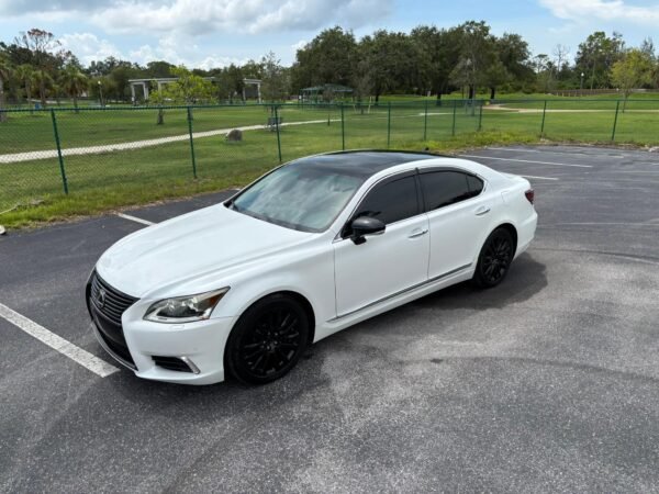 2013 Lexus LS 460 - Image 8