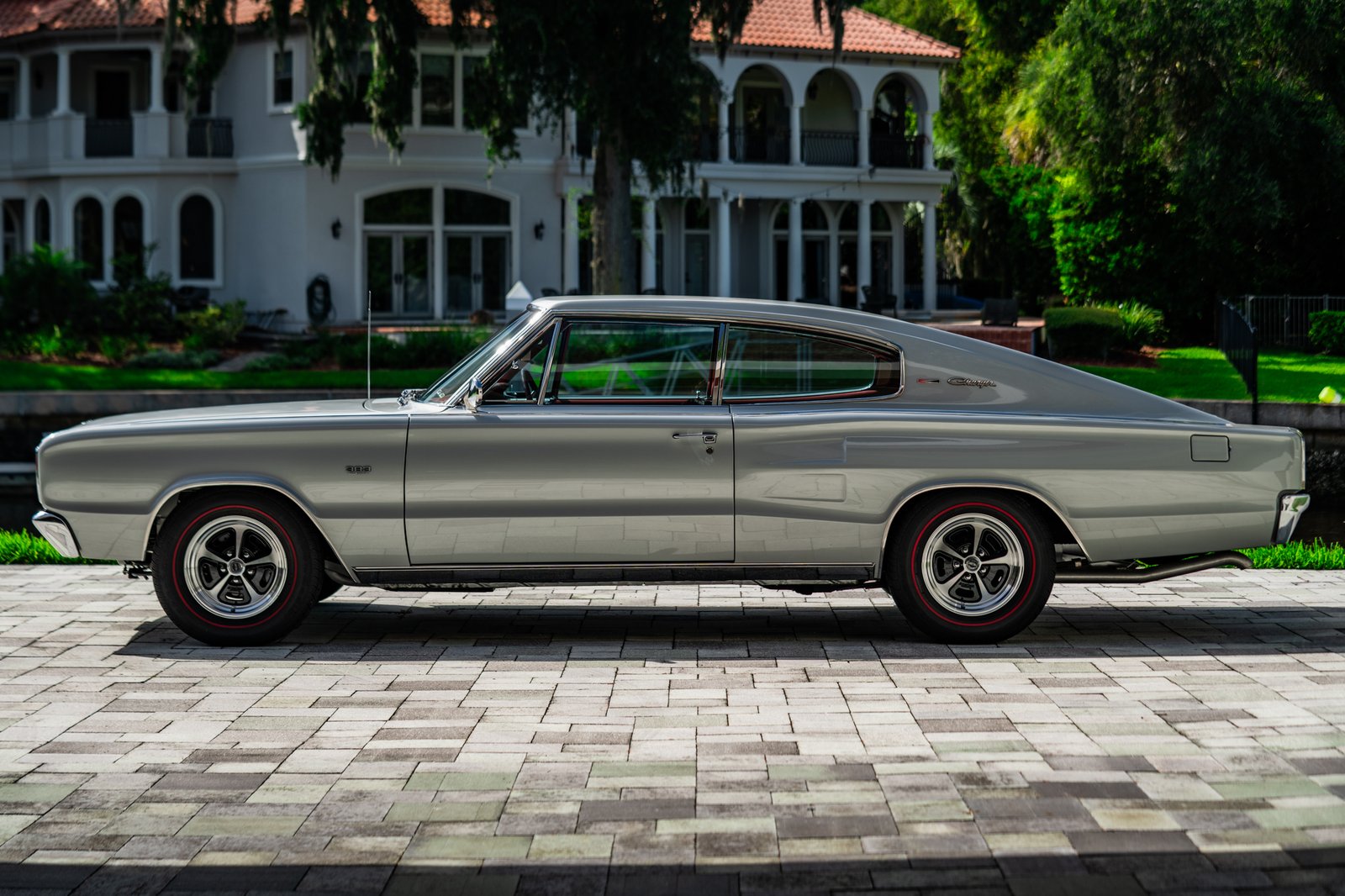 1966 Dodge Charger 383 - Image 4