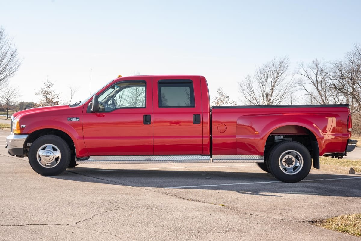 1999 Ford F-350 Super Duty XLT - Image 4