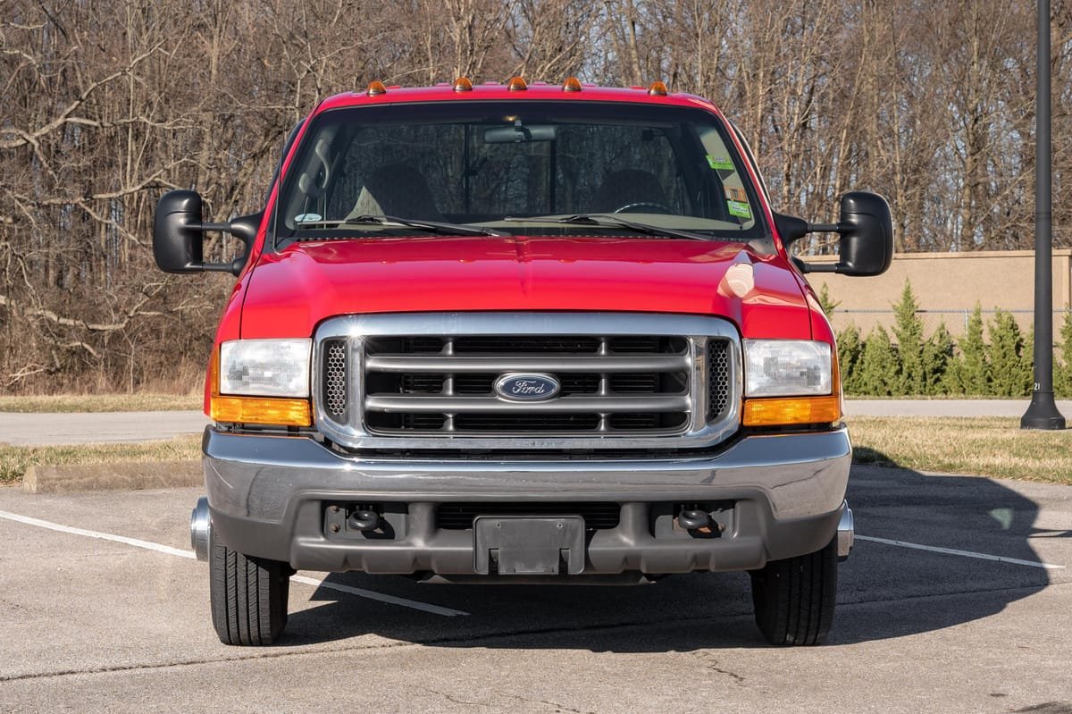 1999 Ford F-350 Super Duty XLT - Image 3