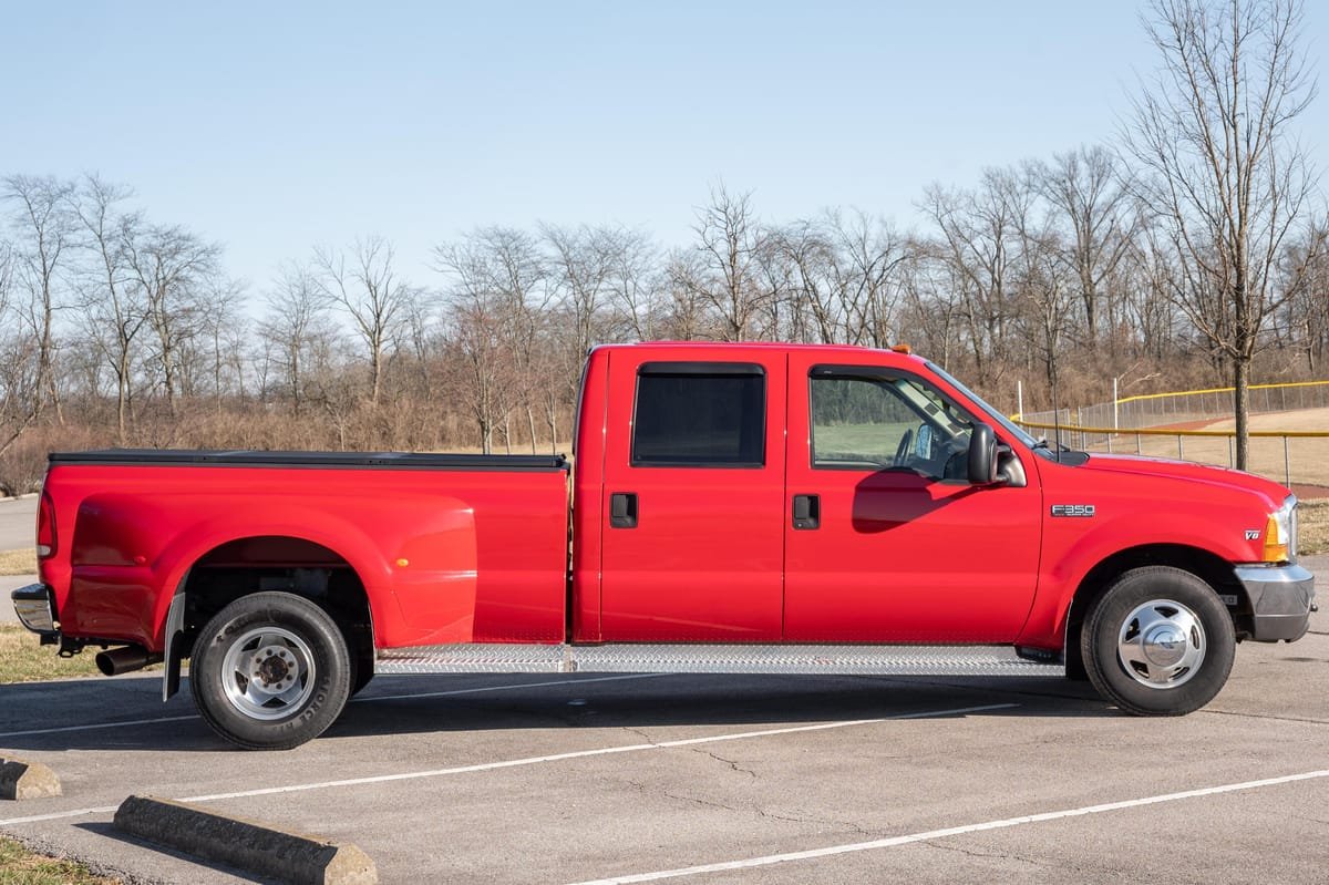 1999 Ford F-350 Super Duty XLT - Image 5