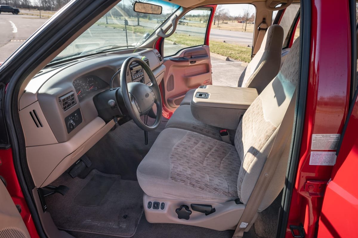 1999 Ford F-350 Super Duty XLT - Image 12