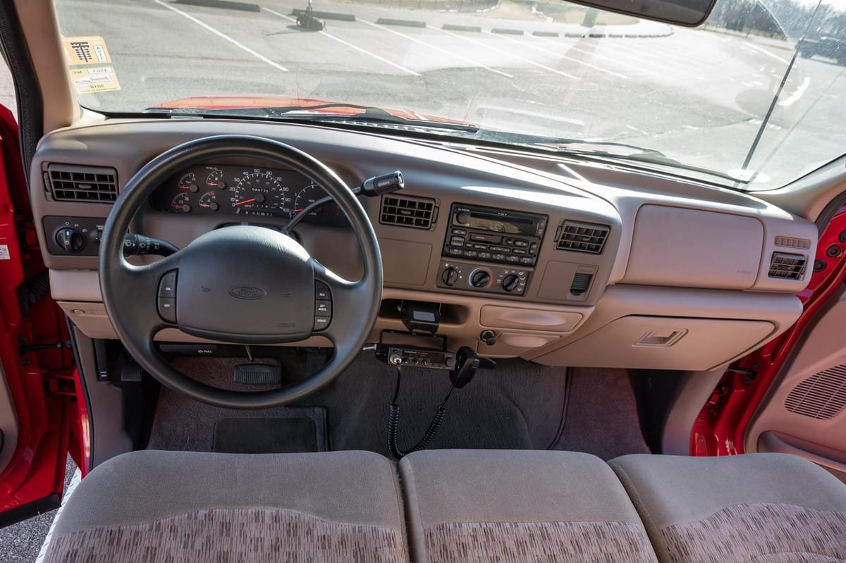 1999 Ford F-350 Super Duty XLT - Image 11