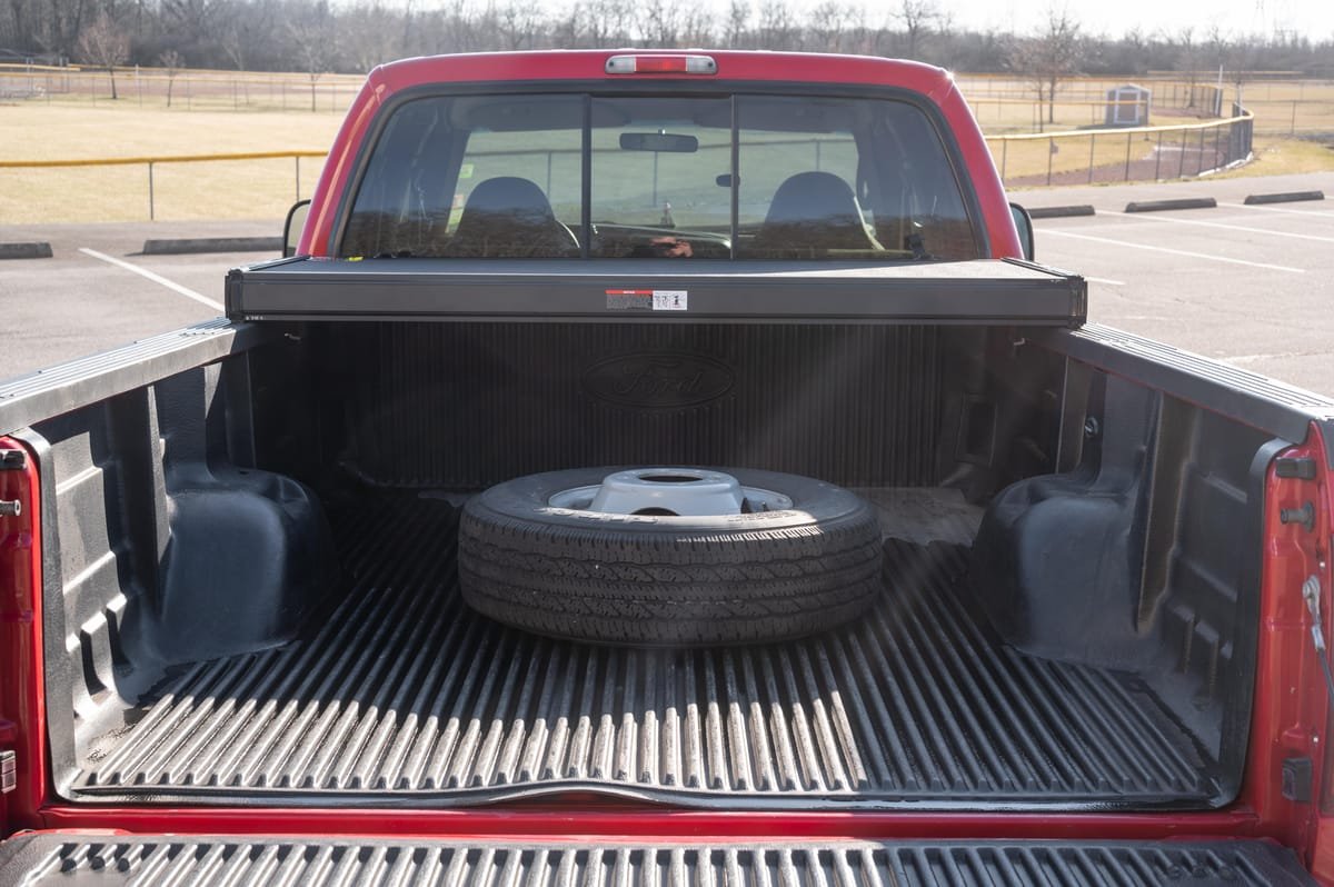 1999 Ford F-350 Super Duty XLT - Image 9