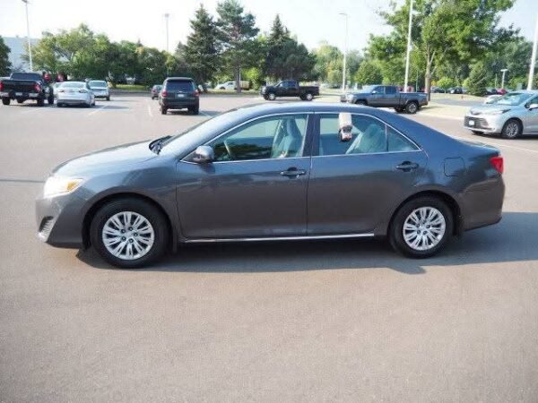 2012 Toyota Camry LE - Image 3
