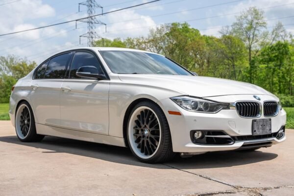 2013 BMW 335i Sedan - Image 2