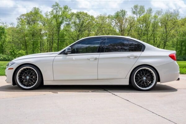2013 BMW 335i Sedan - Image 4