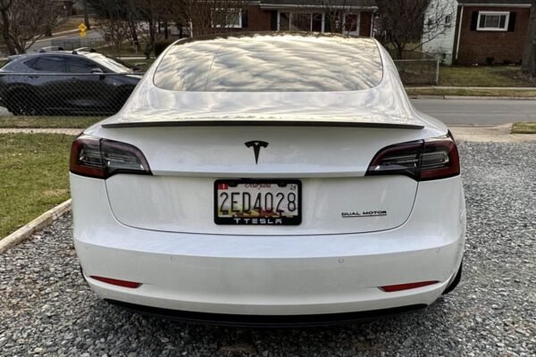 2019 Tesla Model 3 Performance - Image 8