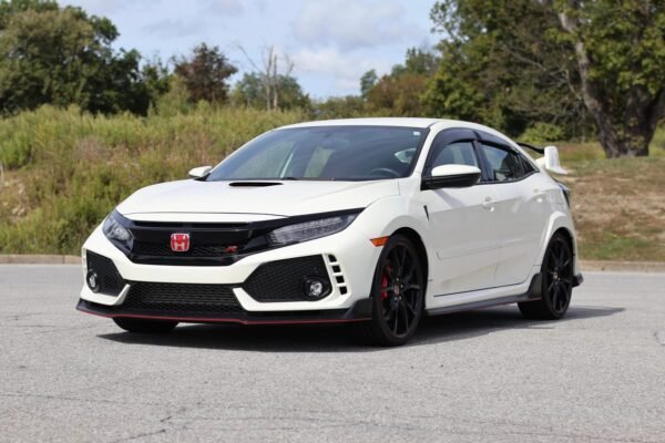 2017 Honda Civic Type R - Image 2