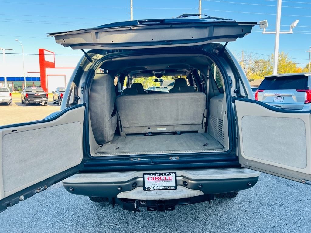 2005 Ford Excursion Limited - Image 11