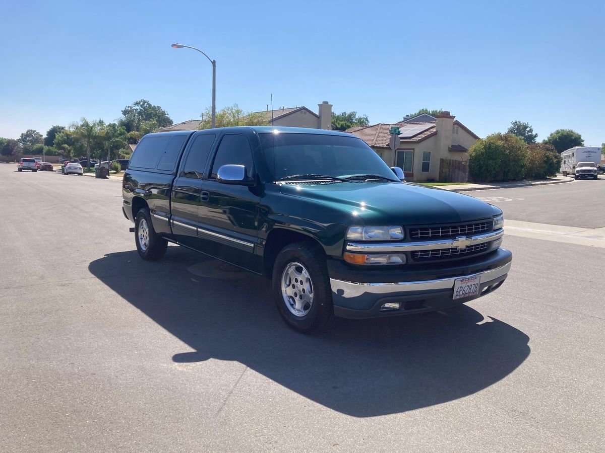2001 Chevrolet Silverado 1500 LS - Image 2
