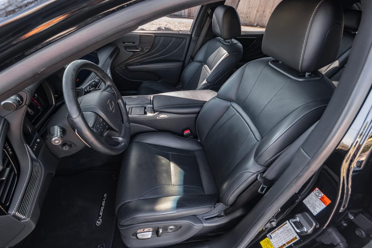 2021 Lexus LS 500 - Image 10