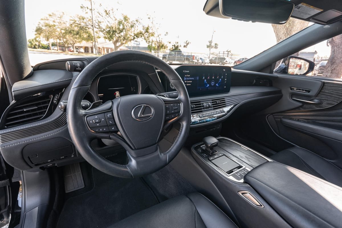 2021 Lexus LS 500 - Image 11