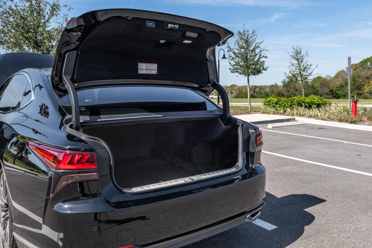 2021 Lexus LS 500 - Image 15