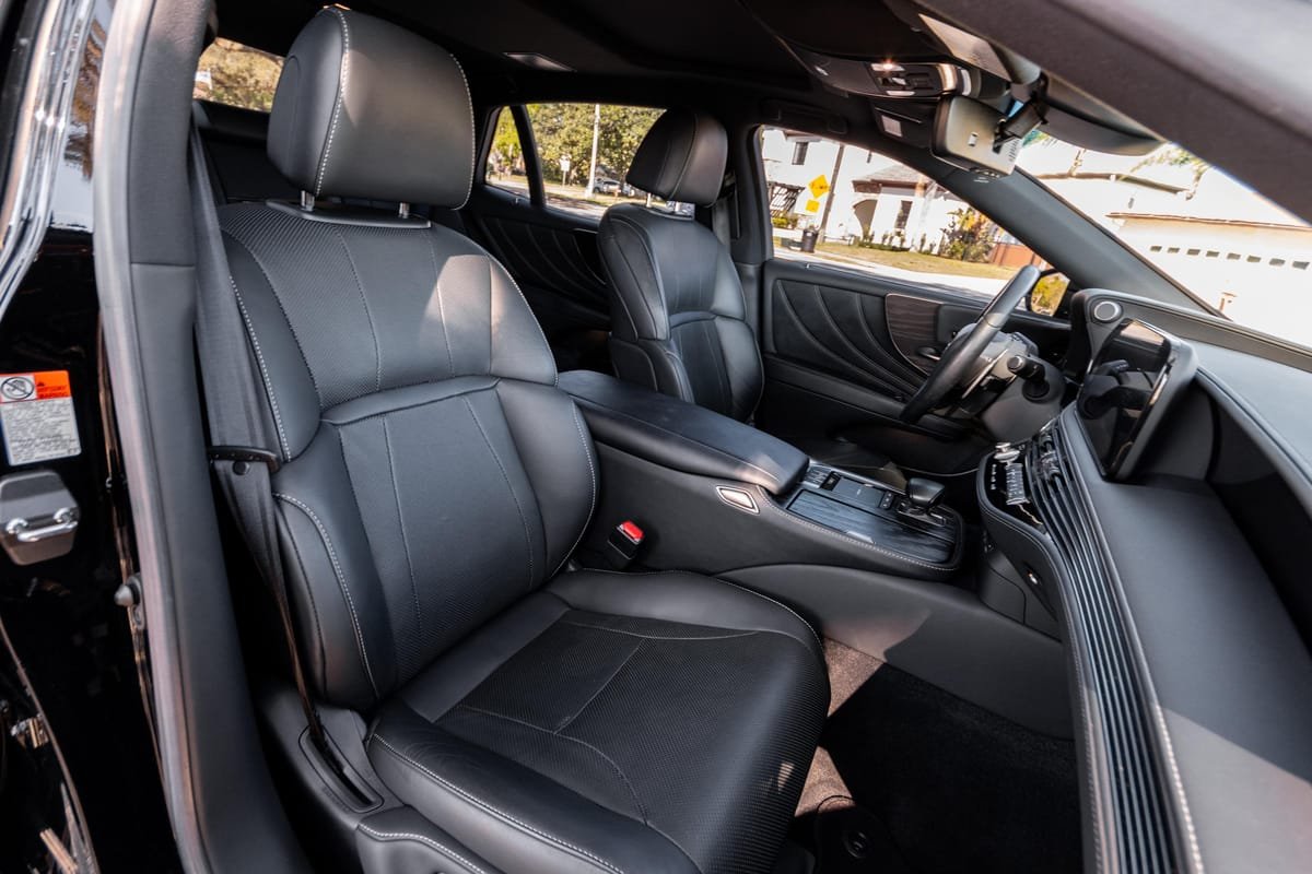 2021 Lexus LS 500 - Image 12