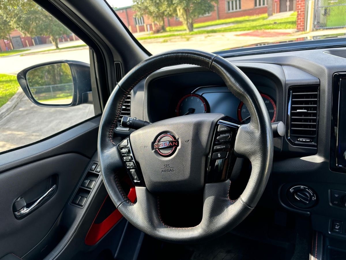 2023 Nissan Frontier PRO-4X Crew Cab 4x4 - Image 11