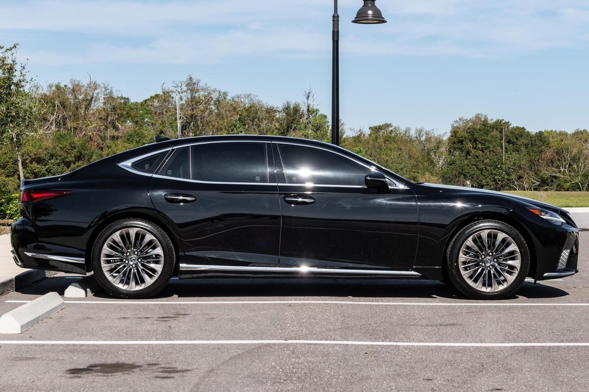 2021 Lexus LS 500 - Image 4