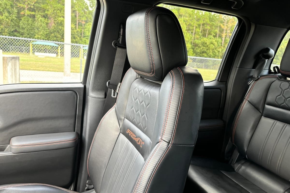 2023 Nissan Frontier PRO-4X Crew Cab 4x4 - Image 14